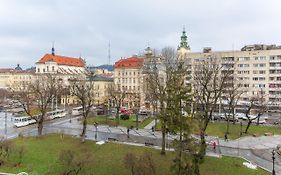 Апартаменти в центрі біля Ратуші вул. Площа Ринок 11